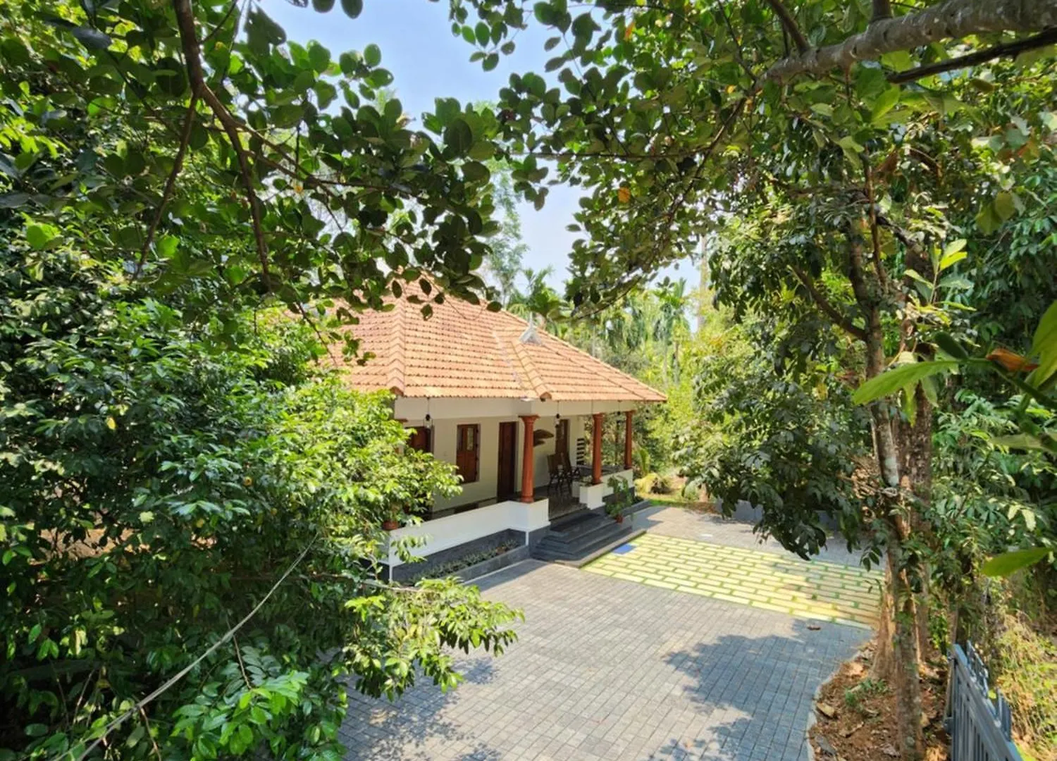 Pete'S Inn Nedumbassery
